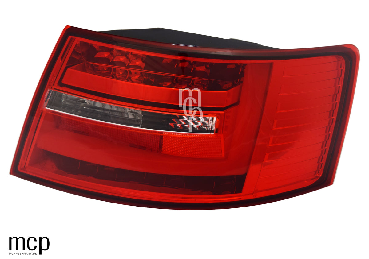 023157 – LED Lightbar Rückleuchte Audi A6 4F Limousine Rot/Klar, Frontansicht