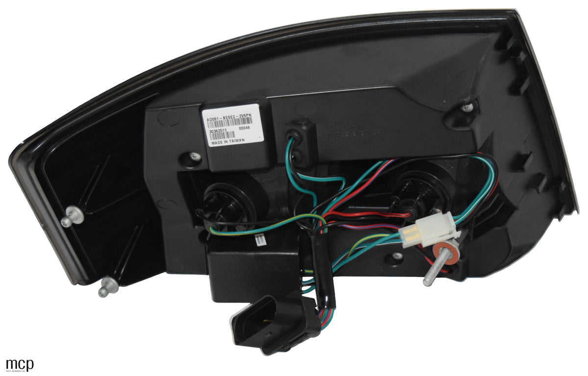 MCP 023158 – Lightbar-Rückleuchten Audi A6 4F Limousine, 6-Pin, Smoke – Rückseite mit Anschlüssen