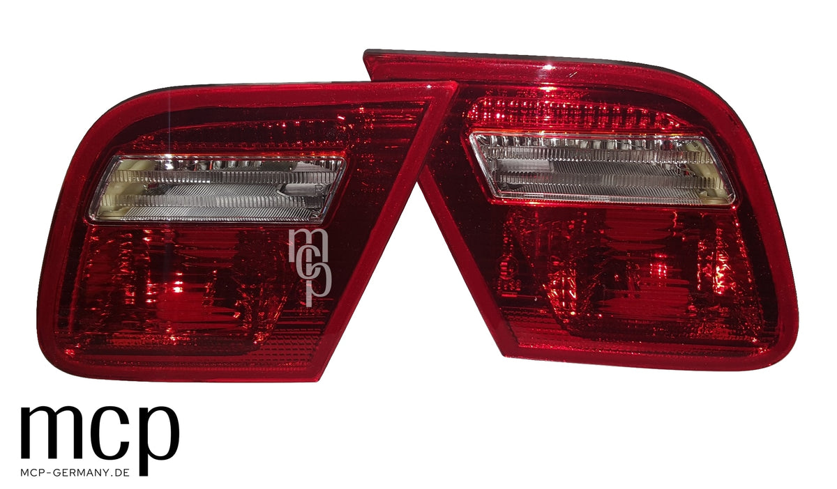 MCP 033009 – BMW 3er E46 Cabrio LED Rückleuchten Rot/Smoke – Beide Einsätze für den Kofferraumdeckel, Vorderansicht
