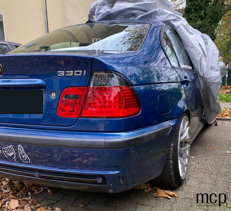 MCP 033116 – Rückleuchten BMW 3er E46 Limousine Rot/Smoke – Rückleuchte am BMW E46, rechte Detailansicht