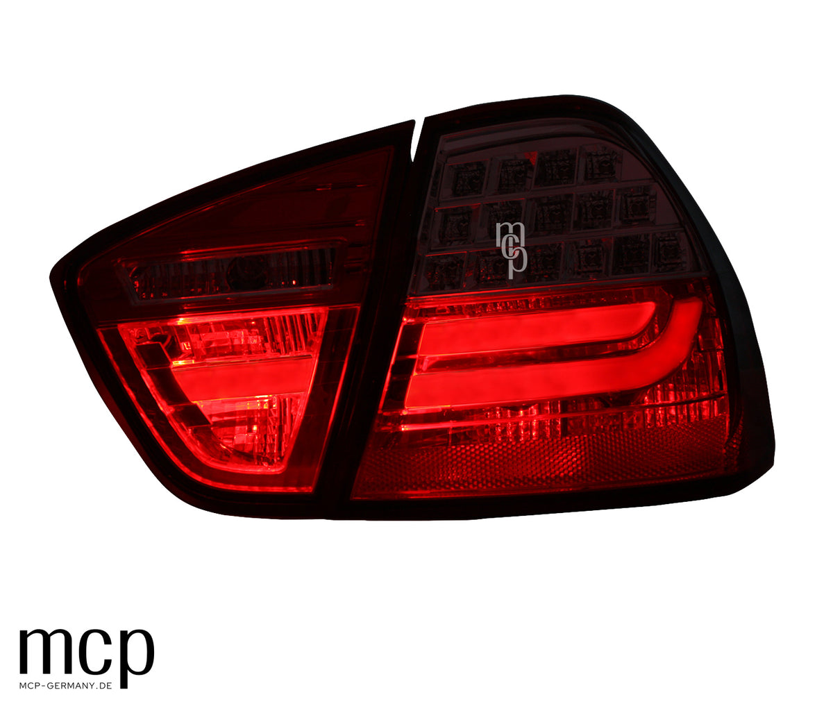 MCP 033230 – BMW 3er E90 Limousine LED Lightbar Rückleuchten Rot/Smoke – Lichtbild Front