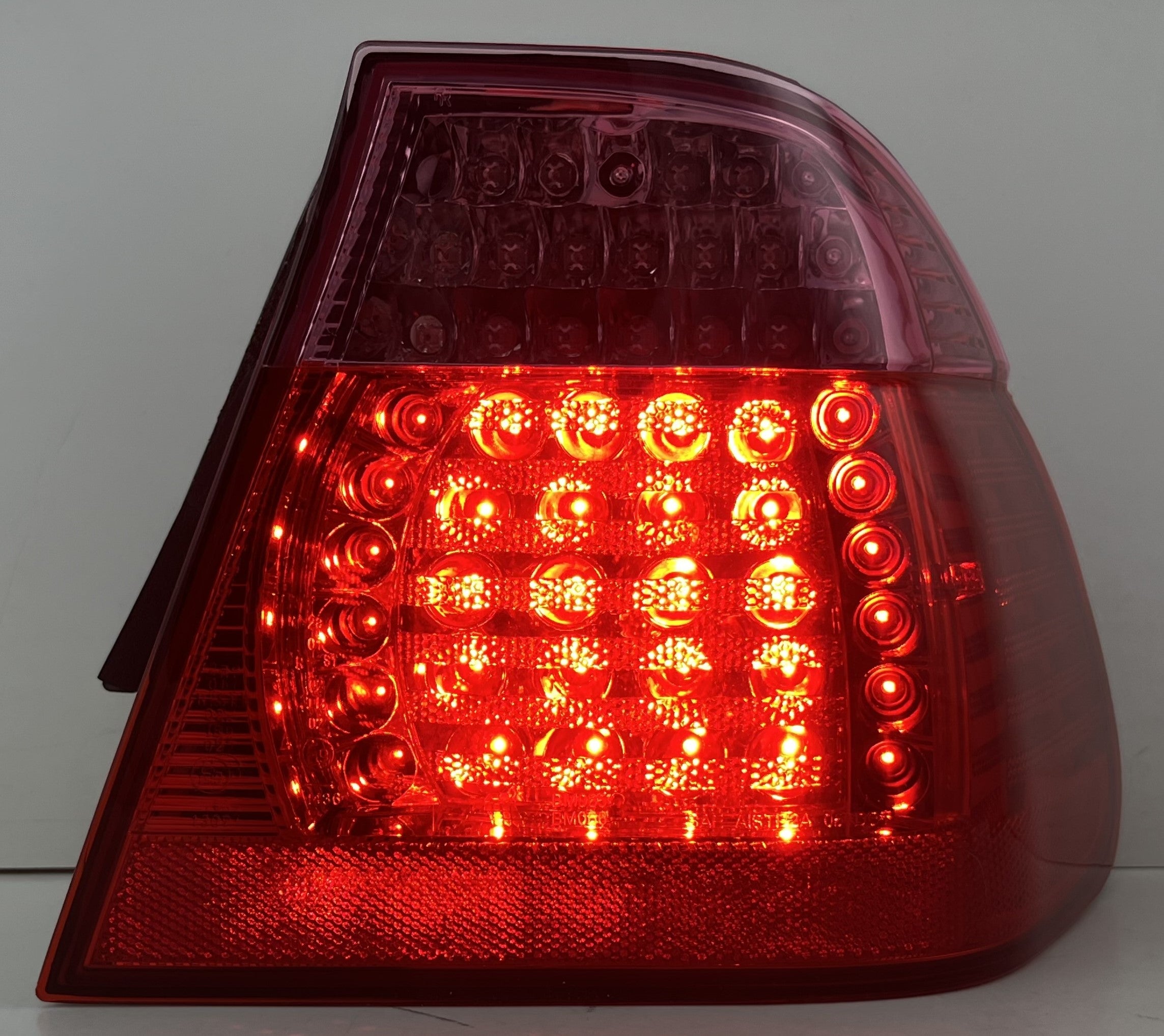 LED Rückleuchten Set BMW E46 Limo (98-01) in rot/pink - nur Außenteile