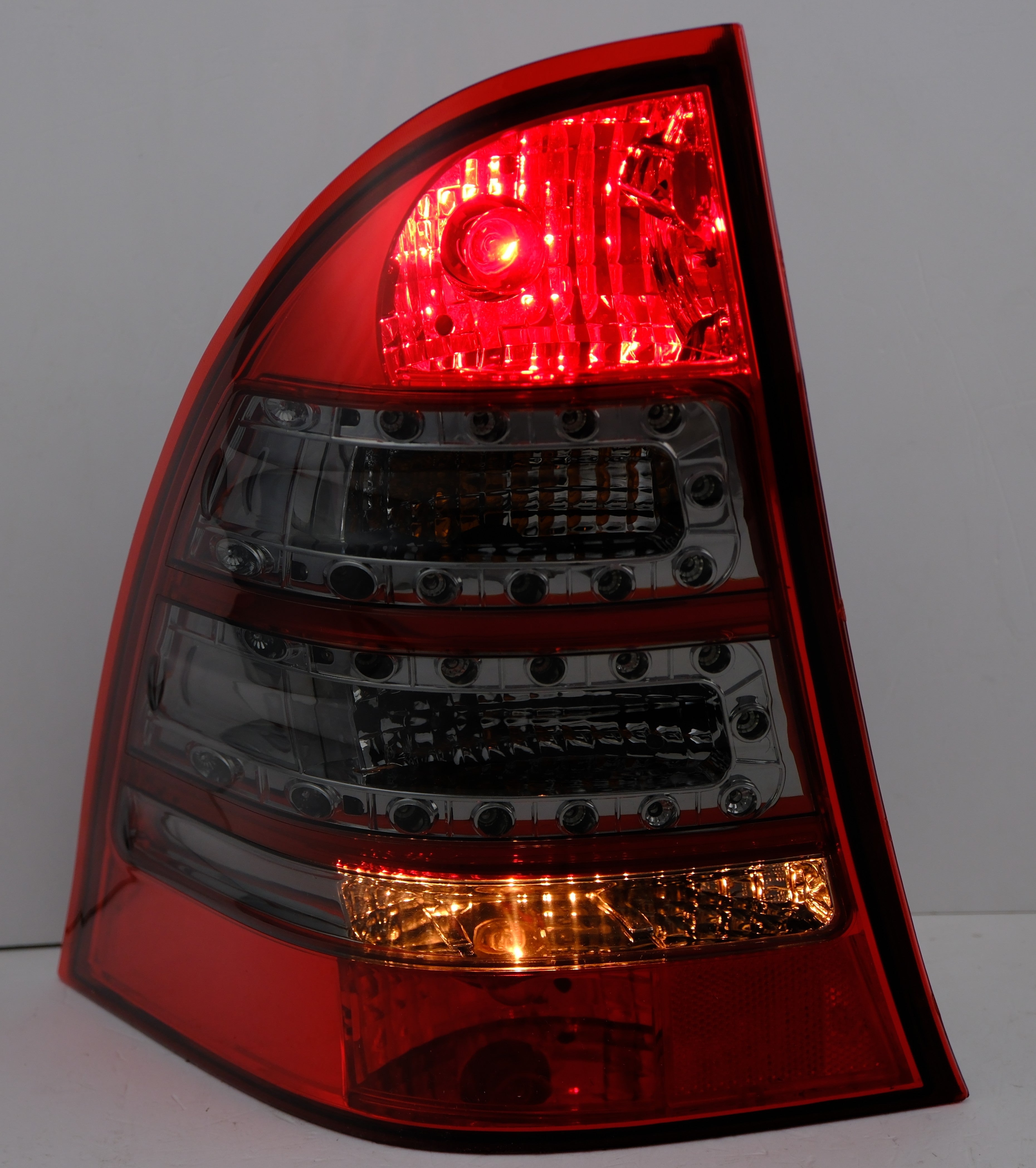 LED taillights for Mercedes-Benz S203 W203 estate in red/black