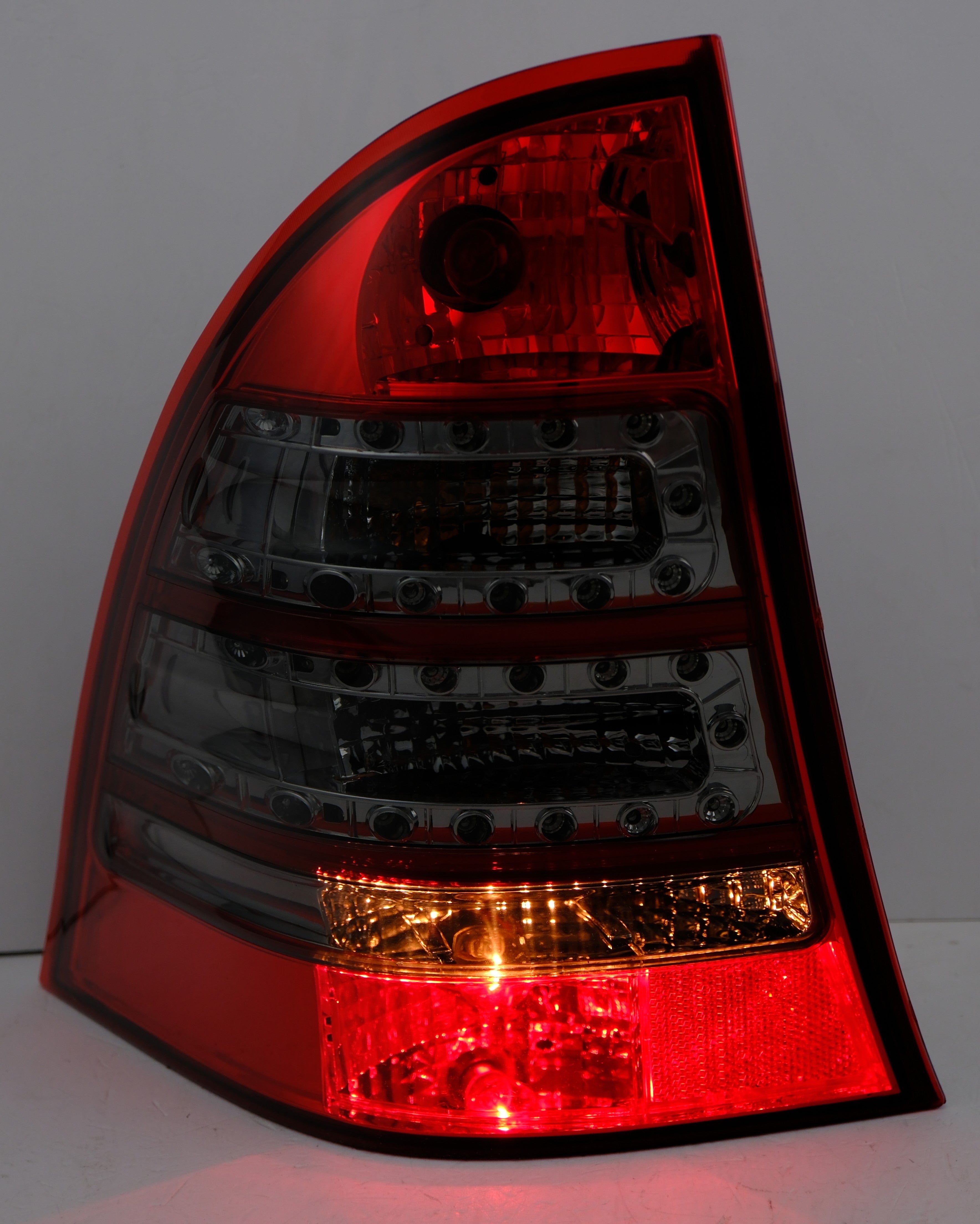 LED taillights for Mercedes-Benz S203 W203 estate in red/black