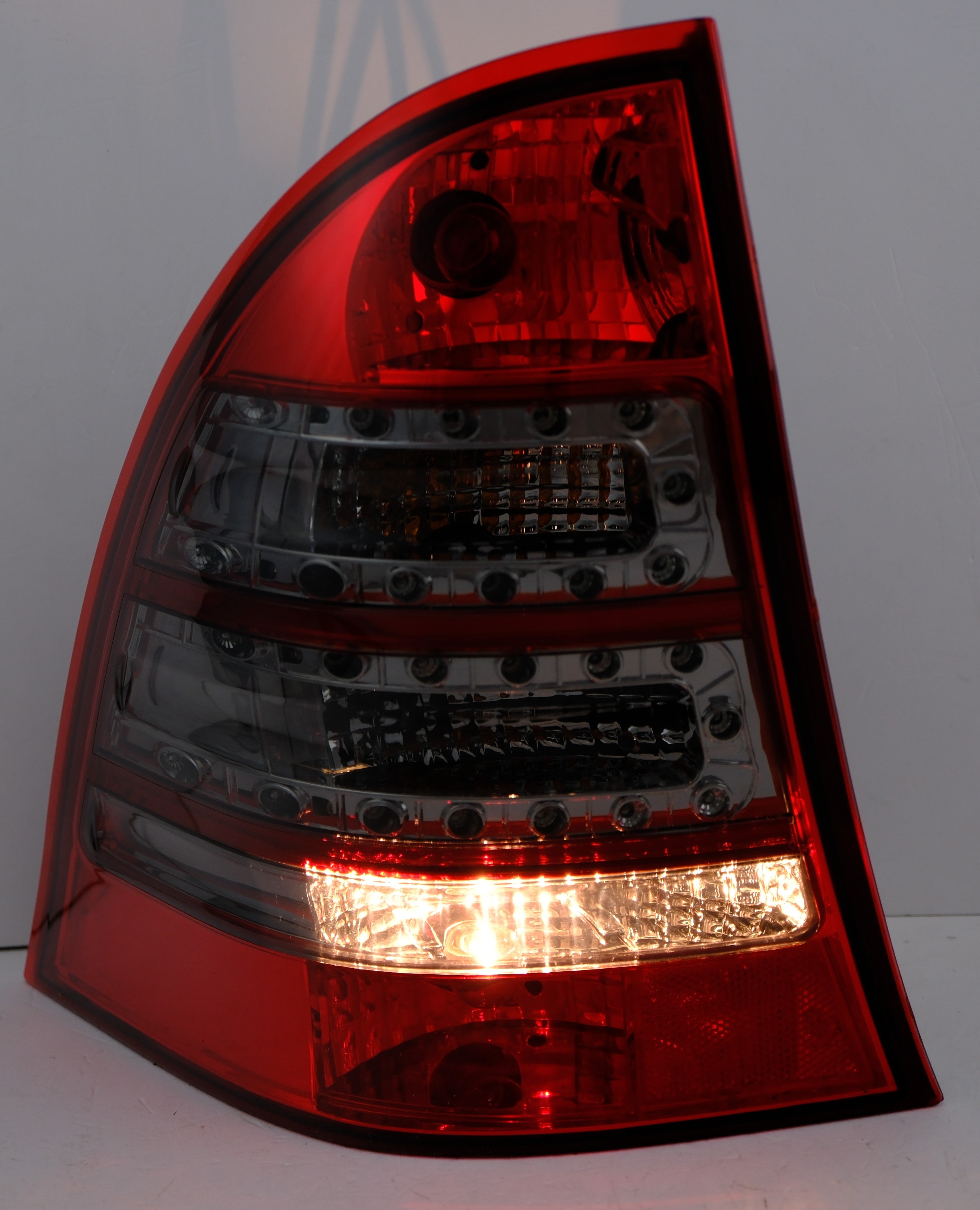 LED taillights for Mercedes-Benz S203 W203 estate in red/black