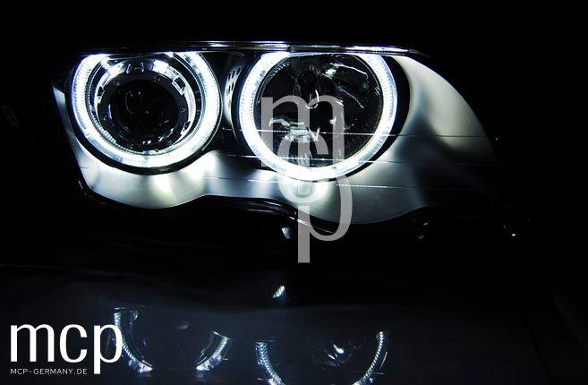 LED Angel Eyes Scheinwerfer Set für BMW 3er E46 Limousine / Touring (1998 bis 2001) in Schwarz – Leuchtbild