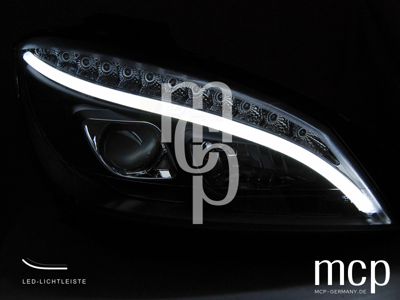 Mercedes W204 Scheinwerfer LPMEC4 – LED-Lichtleiste eingeschaltet