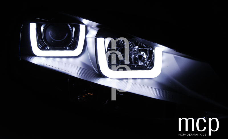 Scheinwerfer Set für VW Golf VII (2012 bis 2017) in Schwarz mit LED Tagfahrlicht – Lichtansicht