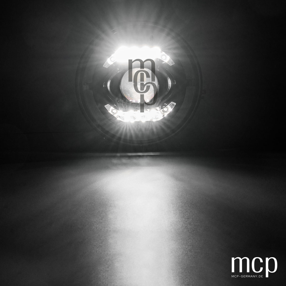 MCP 151001 – LED Hauptscheinwerfer Set für Land Rover, VW, Jeep und Mazda in Klar, Ansicht 4