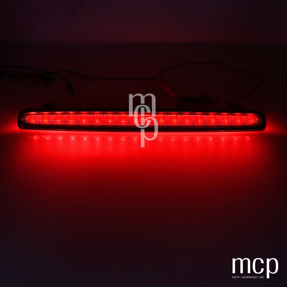 MCP 444082 – Dritte LED Bremsleuchte für VW T5 (04/03 - 08/15) mit Heckklappe, in Smoke, Ansicht 3
