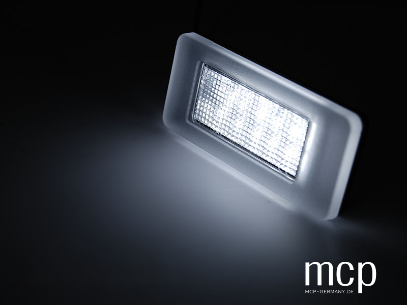 PRDA01 LED Kennzeichenbeleuchtung – Produktansicht mit MCP-Branding