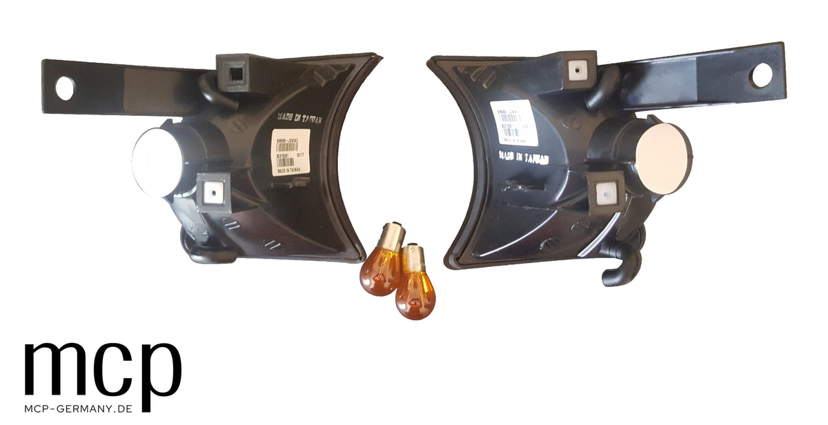 MCP 032078 – BMW 5er E34 – Frontblinker Set Chrom – Rückansicht mit Halterungen und Blinkerlampen