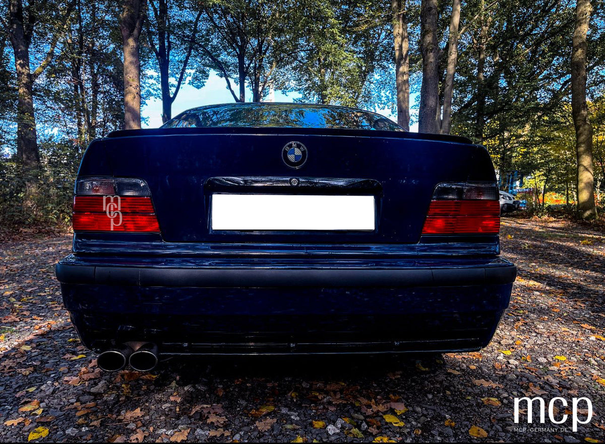 MCP 033011 – Kundenfoto – gerade Heckansicht im Freien