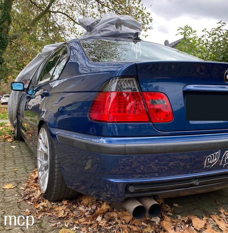 MCP 033116 – Rückleuchten BMW 3er E46 Limousine Rot/Smoke – Rückleuchte am BMW E46, linke Detailansicht