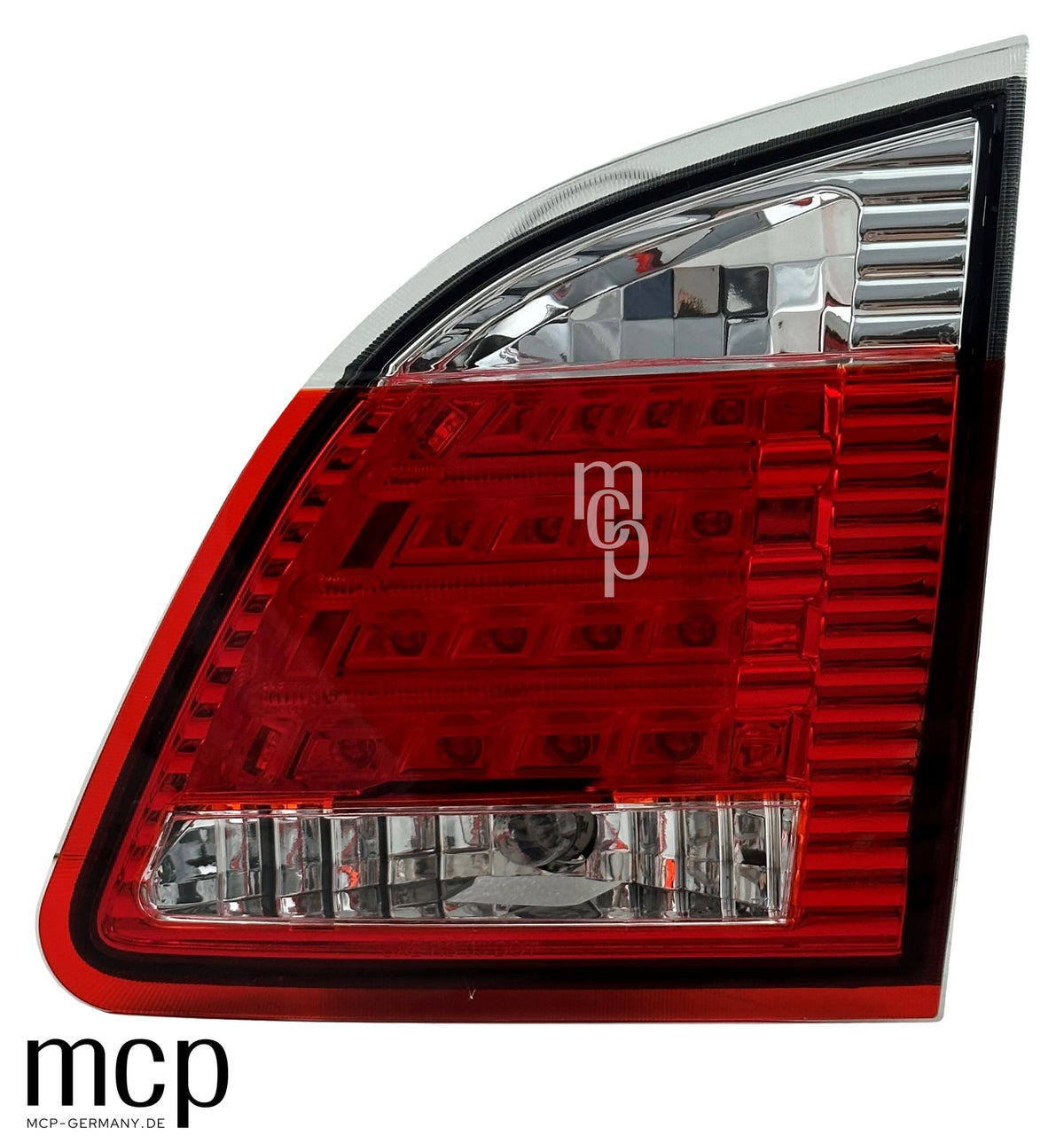 MCP 033168 – BMW 5er E61 Touring LED Rückleuchten Rot/Klar – Bisheriges zweites Motiv: Frontansicht der Kofferraumleuchte