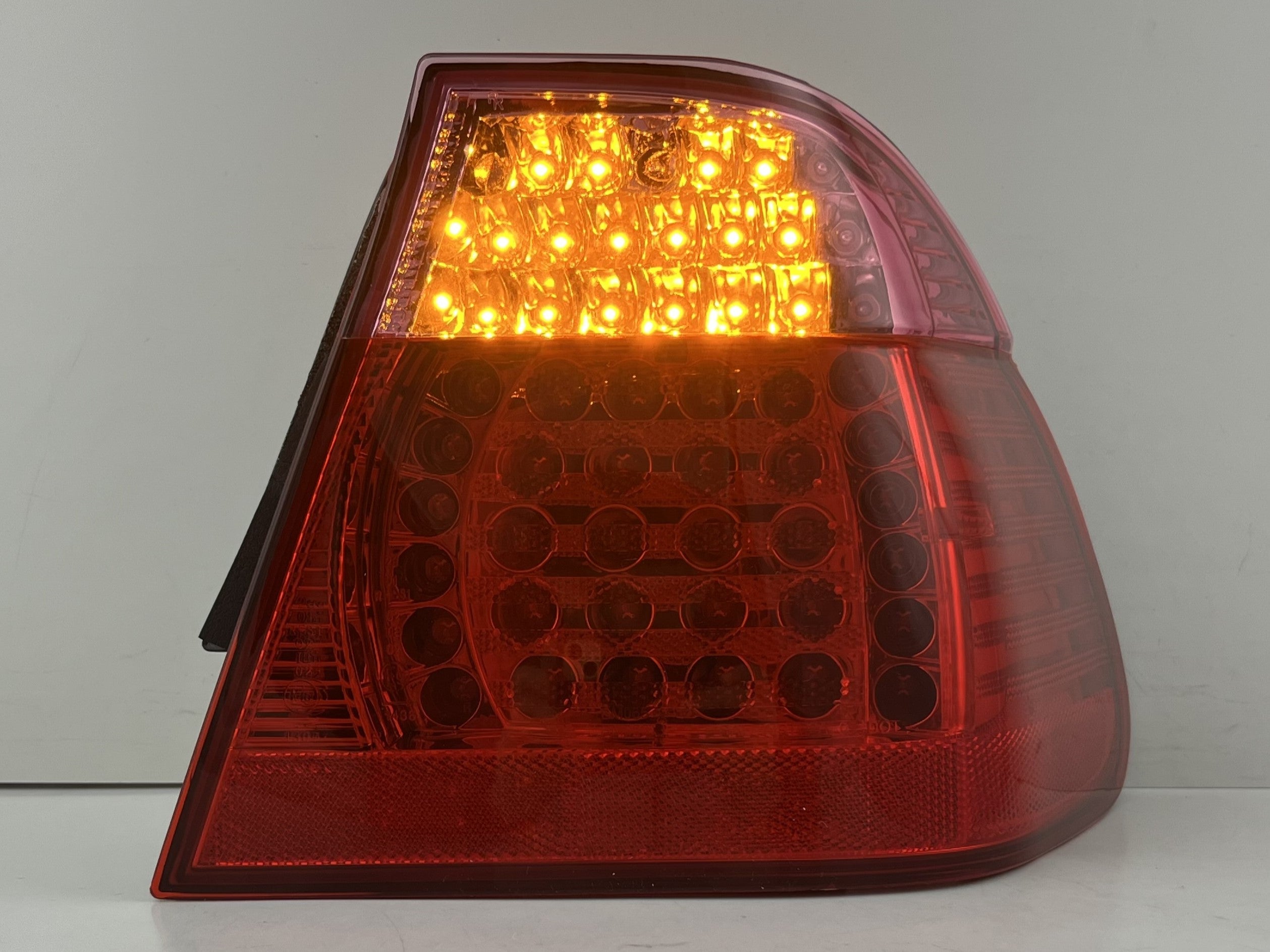LED Rückleuchten Set BMW E46 Limo (98-01) in rot/pink - nur Außenteile