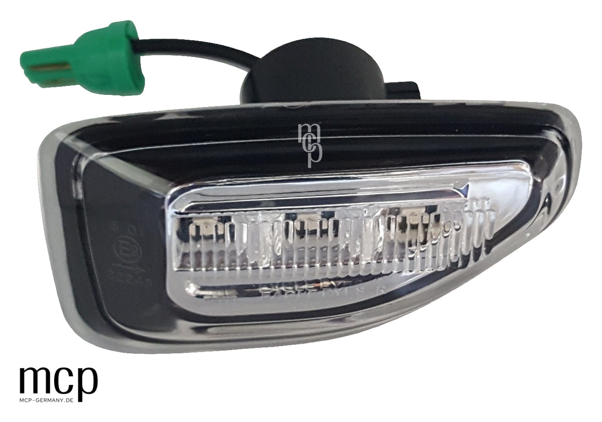 MCP 082007 – Seitenblinker Dacia Duster II Schwarz/Chrom – Seitenblinker, Vorderansicht