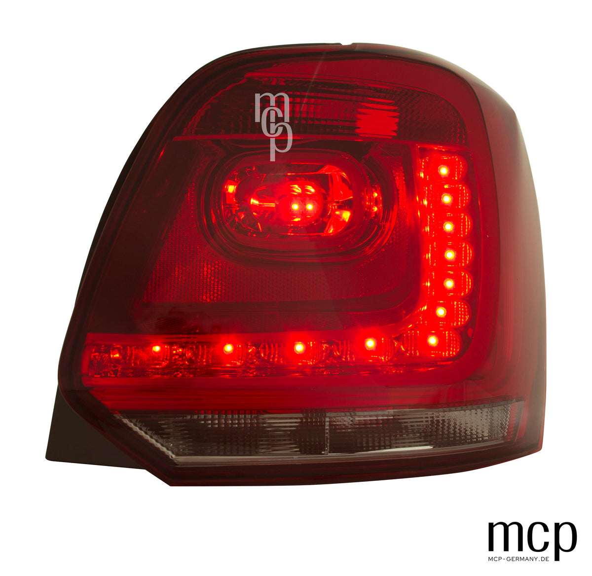 MCP 443155 – VW Polo 6R Rückleuchten Dunkelrot/Smoke – Rechte Leuchte, echte beleuchtete Originalaufnahme