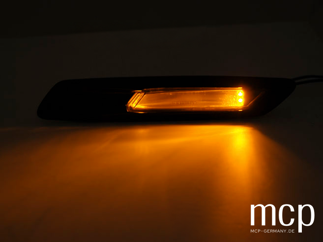 LED Seitenblinker Set für BMW 5er F10/F11 (2010 bis 2013) in Schwarz glänzend – weitere Ansicht