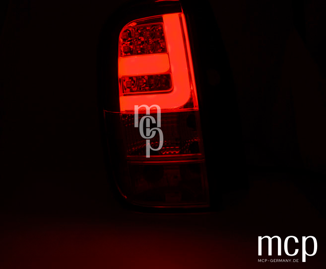 Dacia Duster LED-Rückleuchten LDDA03 – beleuchtete Detailansicht