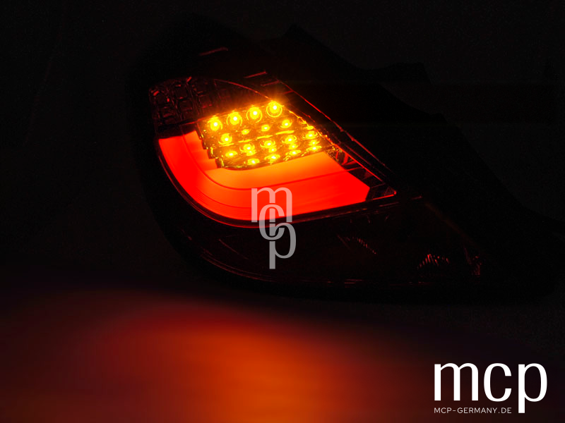 Opel Corsa D Rückleuchten Smoke – Lichtansicht mit Blinker