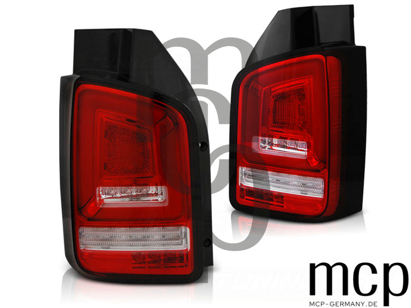 Voll LED Lightbar Rückleuchten Set für VW T5 GP Facelift Transporter mit Flügeltüren (11/09 bis 06/15) in Rot/Klar mit Dynamischem Blinker