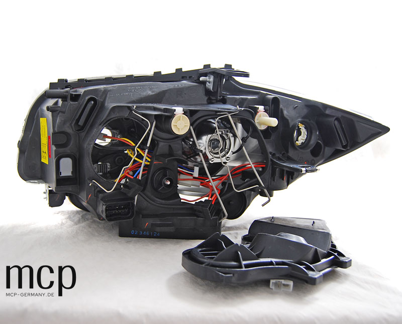LED Angel Eyes Scheinwerfer Set für BMW 1er E81/E82/E87/E88 (2004 bis 2011) in Schwarz – Rückansicht