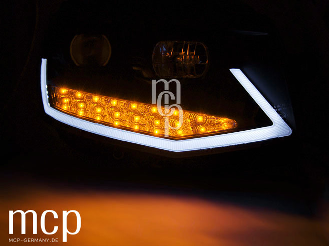 Scheinwerfer Set für VW T6 (2015 bis 2019) in Schwarz mit Chromakzenten mit LED Tagfahrlicht – Zusatz 04 Licht und Blinker