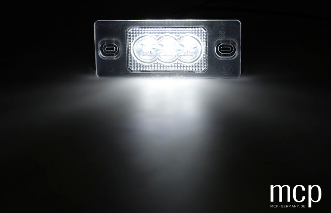 LED Kennzeichenbeleuchtung Set für VW Tiguan / Touareg / Golf V Variant / Porsche Cayenne – Leuchtbild