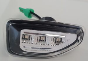 LED Seitenblinker Dacia Duster II, schwarz/chrom – Bild 4